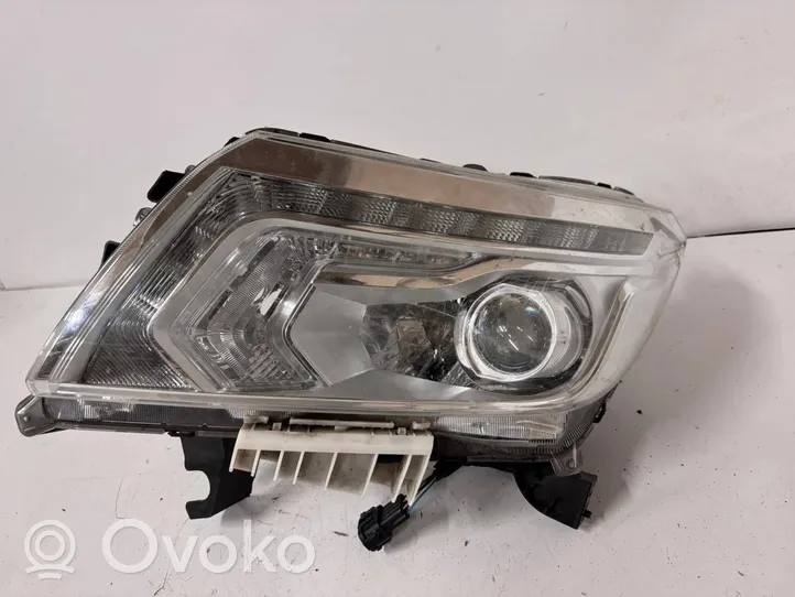 Nissan NP300 Lampa przednia BP11018608C28