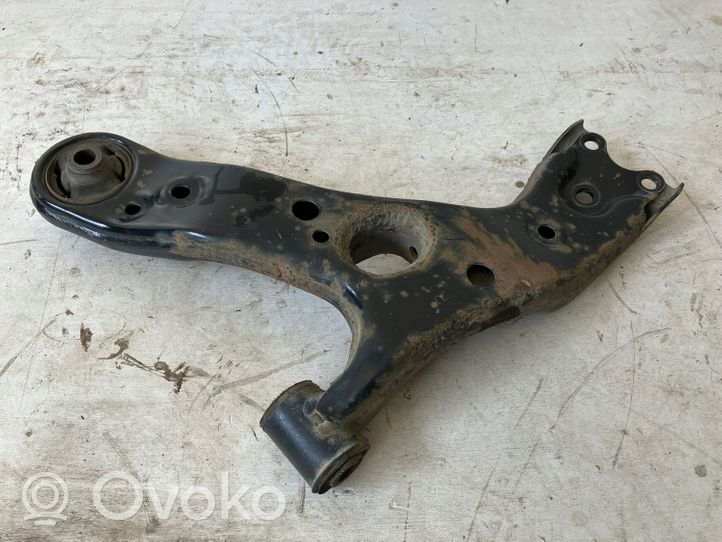 Toyota Auris E180 Fourchette, bras de suspension inférieur avant 4551048021022