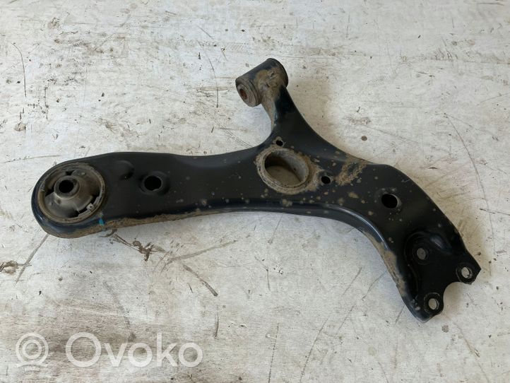 Toyota Auris E180 Fourchette, bras de suspension inférieur avant 4551048021022