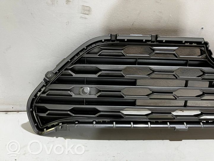 Toyota RAV 4 (XA50) Griglia superiore del radiatore paraurti anteriore 