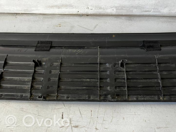 Toyota Land Cruiser (J200) Modanatura della barra di rivestimento del paraurti anteriore 