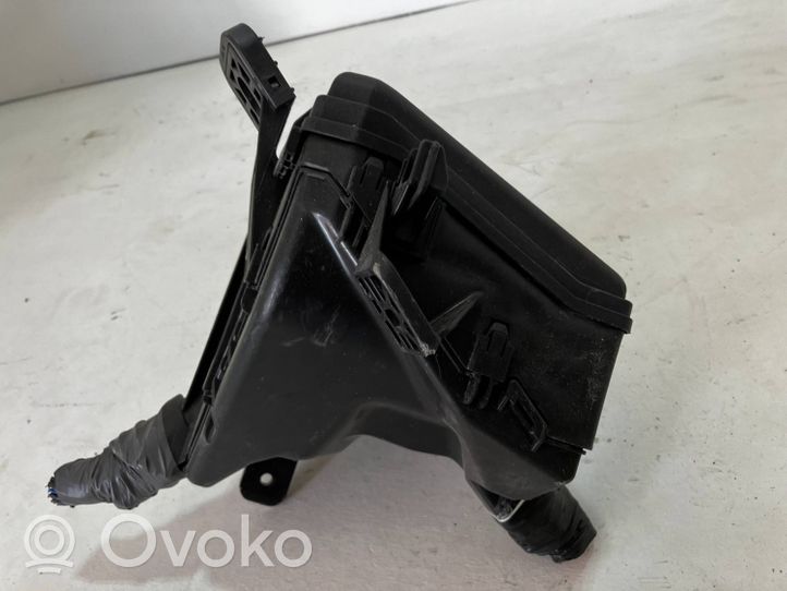 Toyota Yaris Boîte à fusibles 8266252801