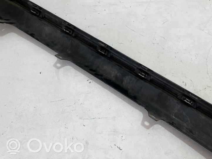 Toyota Auris E180 Takapuskurin alaosan lista 5215102060