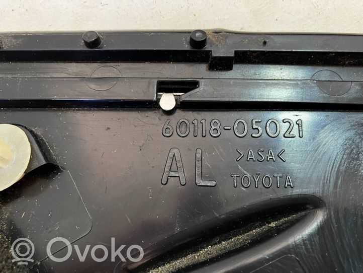 Toyota Avensis T270 Apdaila sparno (moldingas) 6011805021