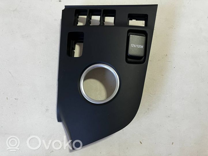 Toyota Auris E180 Przycisk / Włącznik hamulca ręcznego 5882102890B