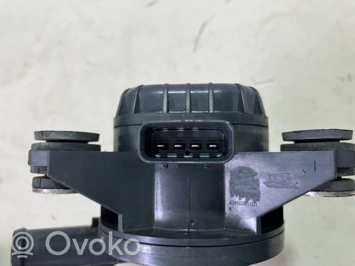 Toyota Auris E180 Pompe à eau de liquide de refroidissement G904052010