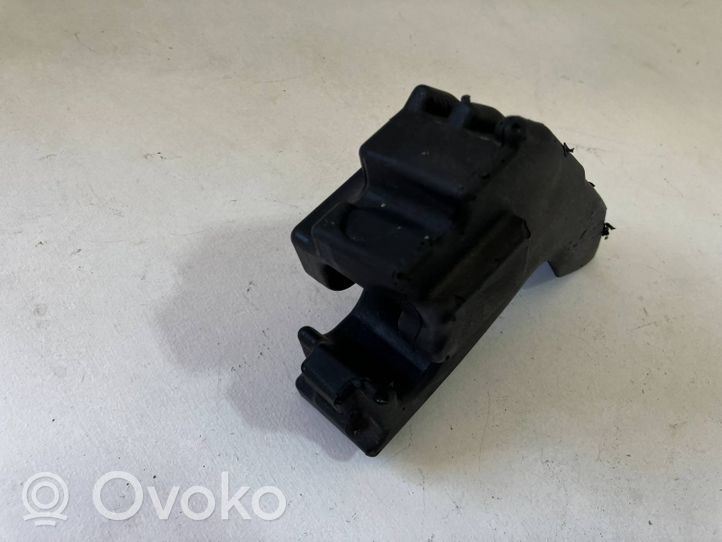 Toyota Auris E180 Soporte/sello del guardabarros de espuma 5315302010