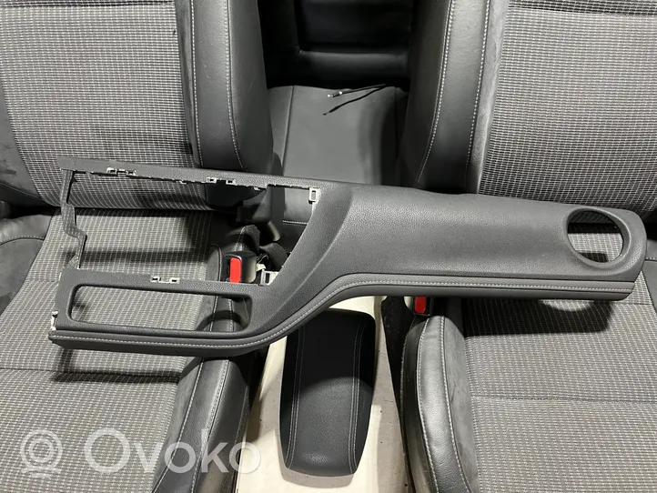 Toyota Auris E180 Seat set 