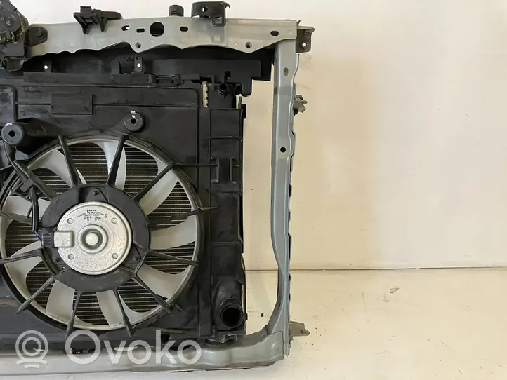 Toyota Auris E180 Set del radiatore 