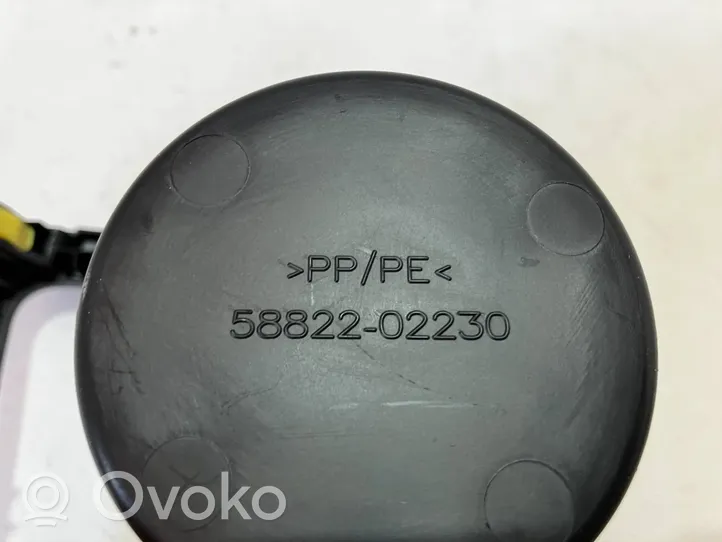 Toyota Auris E180 Przedni uchwyt na kubek tunelu środkowego 5882202230