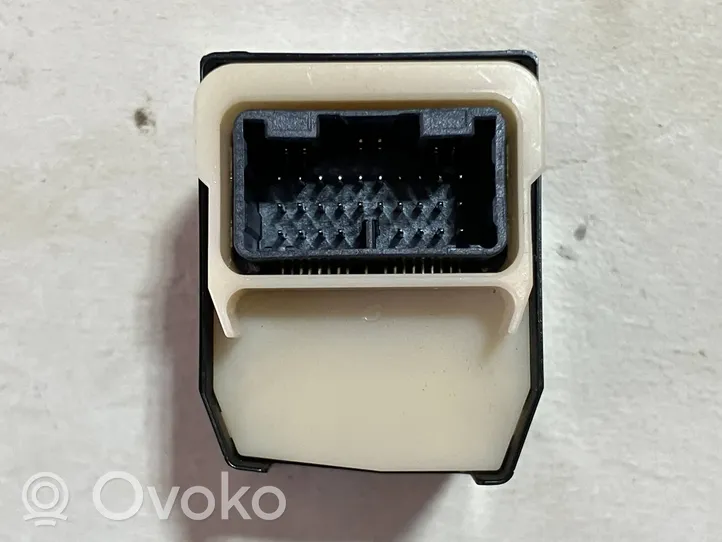 Toyota Auris E180 Wing mirror switch 183779