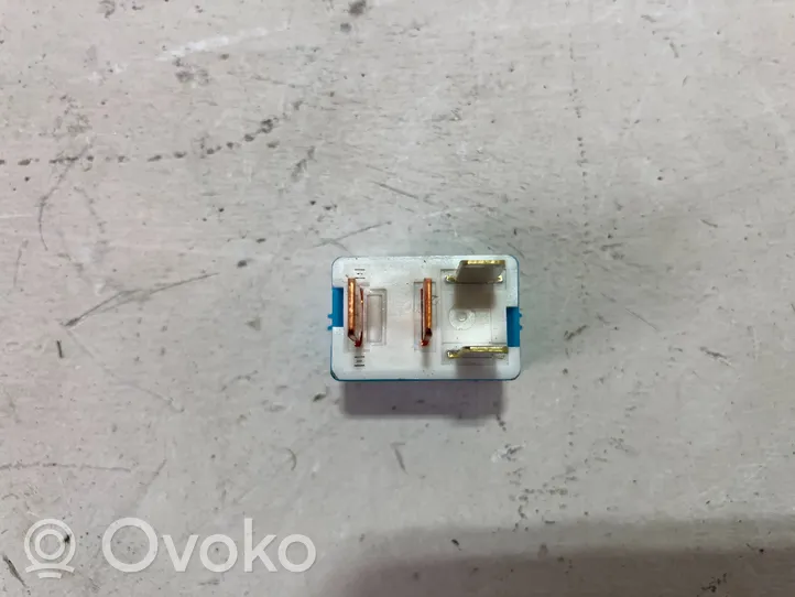 Toyota Auris E180 Other relay 9098702027