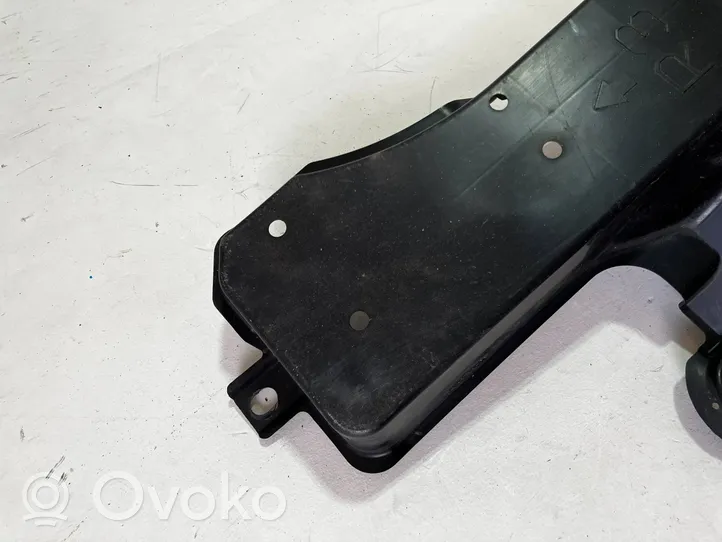 Toyota Auris E180 Protector/cubierta de la carrocería inferior trasera 5762702090