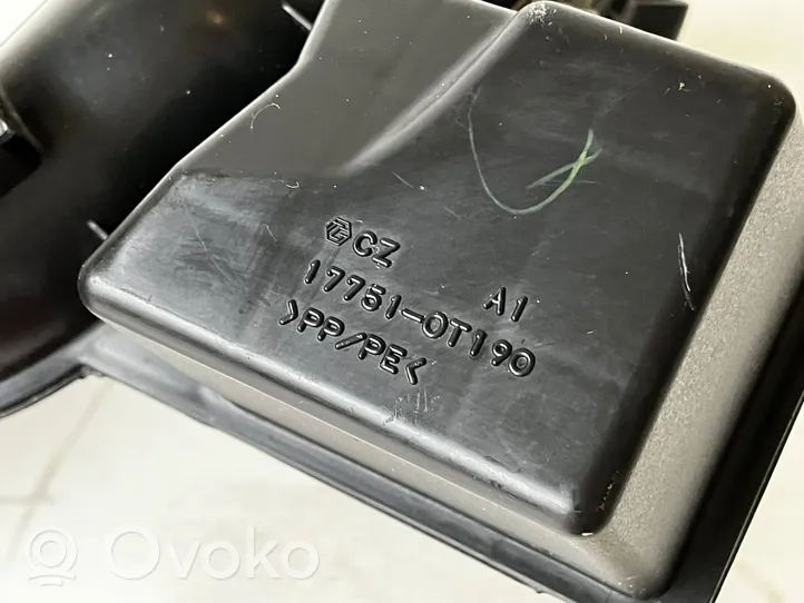 Toyota C-HR Oro filtro dėžė 