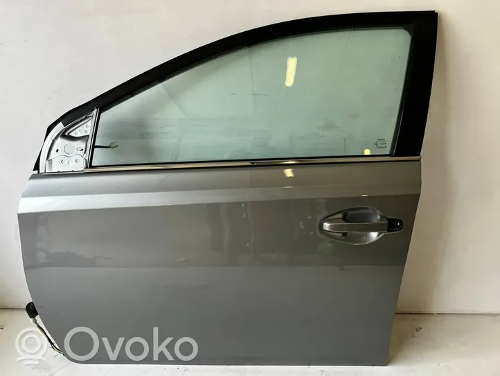 Toyota Auris E180 Front door 
