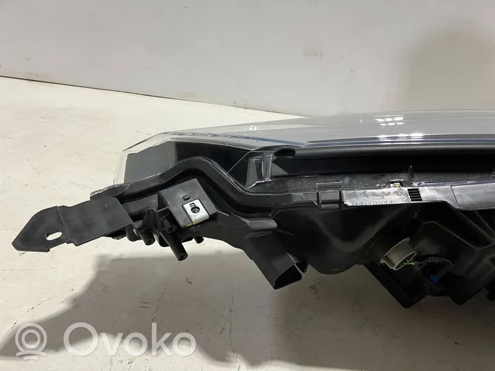 Toyota C-HR Headlight/headlamp 