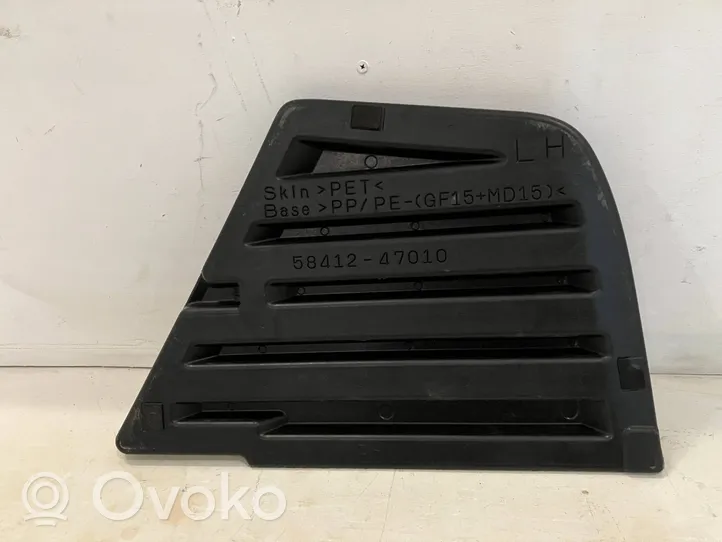 Toyota Prius+ (ZVW40) Tappeto di rivestimento del fondo del bagagliaio/baule 5841247010