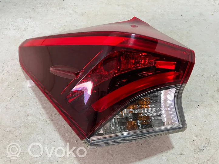 Toyota Auris E180 Lampa tylna 