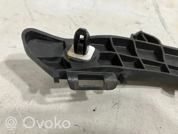 Toyota Auris E180 Support de pare-chocs arrière 5257502100