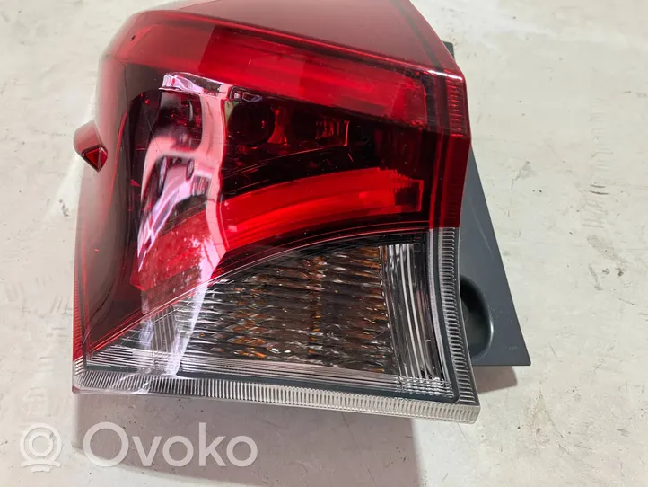 Toyota Auris E180 Lampa tylna 