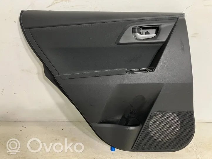 Toyota Auris E180 Takaoven verhoilu 