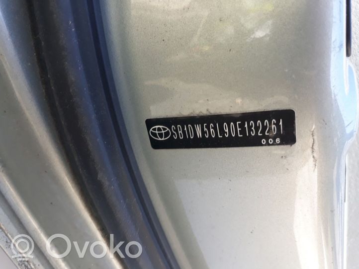 Toyota Avensis T250 Puerta trasera SB1DW56L90E132261