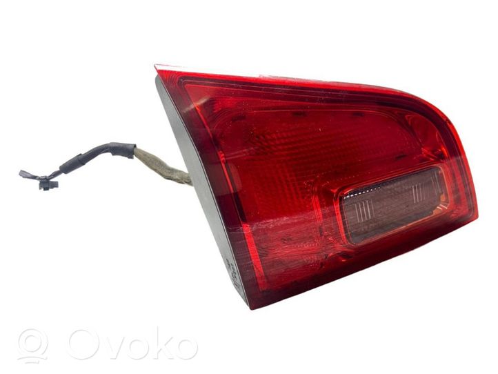 Opel Astra J Galinis žibintas dangtyje 13282248