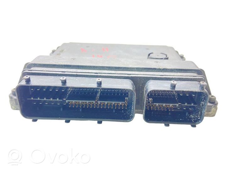 Toyota Avensis T270 Calculateur moteur ECU 8966105F20