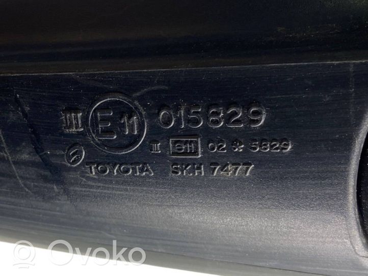 Toyota Corolla E120 E130 Elektryczne lusterko boczne drzwi przednich E11015829