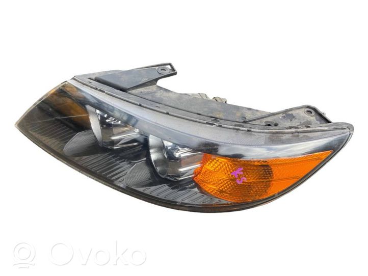 KIA Sorento Lampa przednia 921012P040