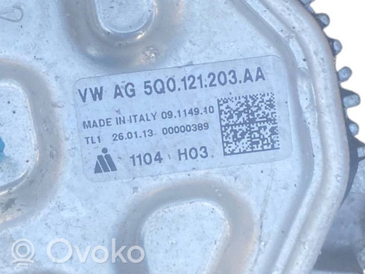 Skoda Octavia Mk3 (5E) Osłona wentylatora chłodnicy 5Q0121203AA