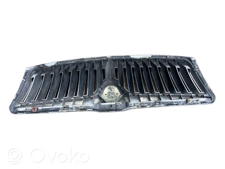 Skoda Octavia Mk2 (1Z) Griglia superiore del radiatore paraurti anteriore 