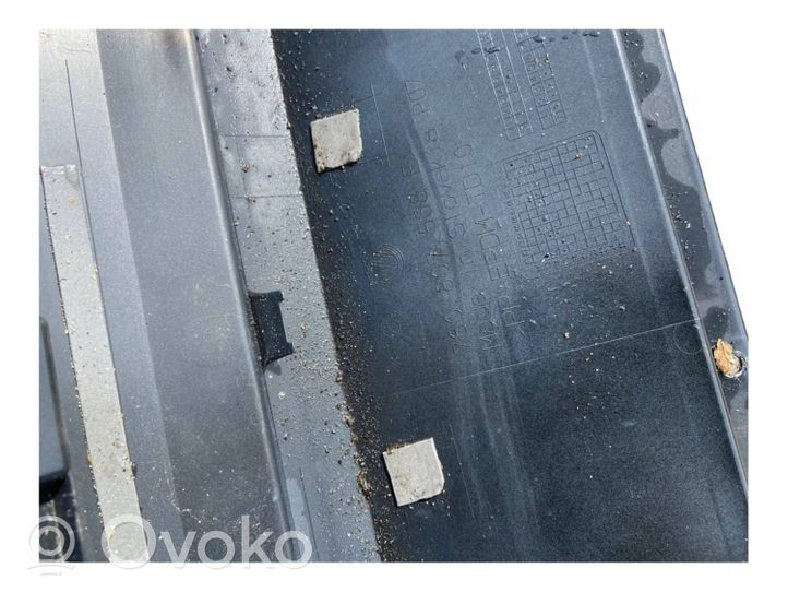 Volkswagen Touareg III Rivestimento della parte inferiore del paraurti posteriore 760807568E