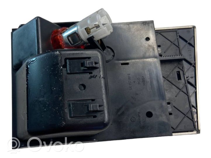 Volkswagen Bora Peleninė panelėje 1J0857961G