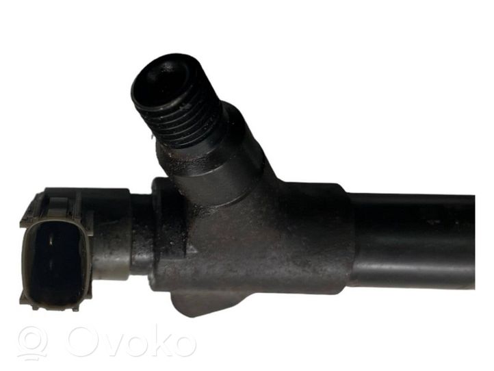 Toyota Avensis T270 Injecteur de carburant 236700R100