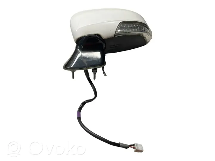 Toyota Avensis T270 Front door electric wing mirror E11026399