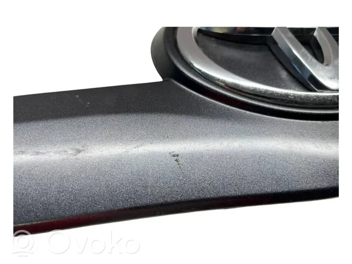 Toyota Verso Takaluukun rekisterikilven valon palkki 768110F050