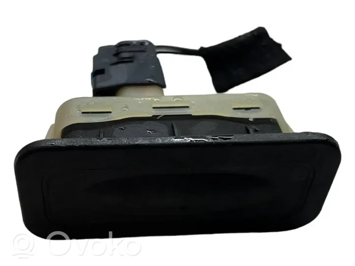 Renault Clio IV Przełącznik / Przycisk otwierania klapy bagażnika 8200385515