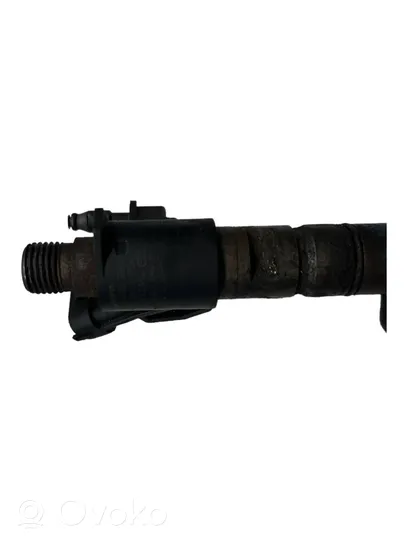 Volvo V60 Fuel injector 31303238