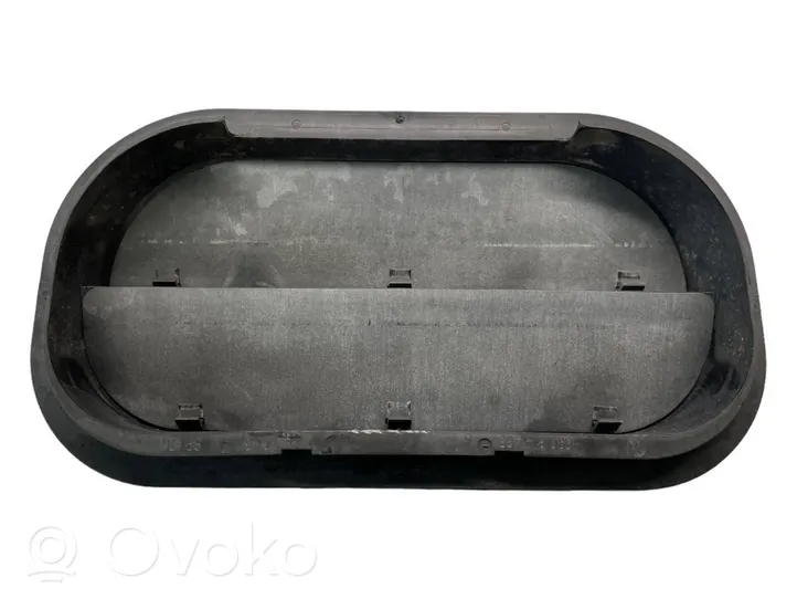 Volkswagen Golf VII Quarter panel pressure vent 6R0819465