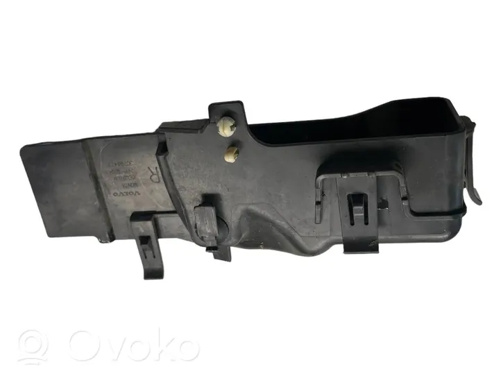 Volvo V60 Wlot / Kanał powietrza intercoolera 30796473