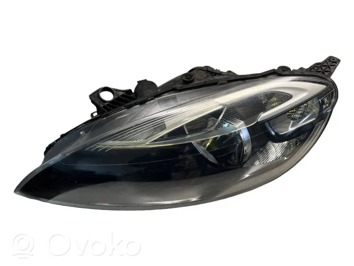 Volvo V40 Lampa przednia 31420005