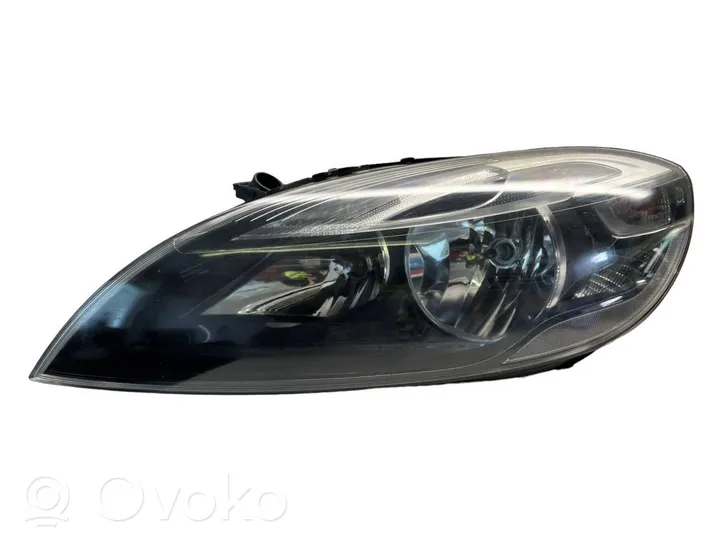 Volvo V40 Lampa przednia 31420005