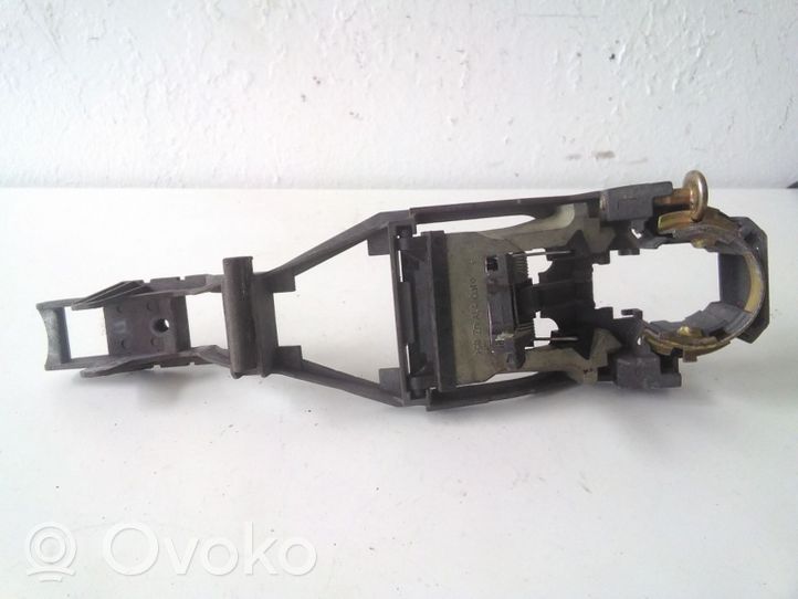 Skoda Octavia Mk2 (1Z) Klamka/wspornik zewnętrzny drzwi przednich 3B0837885