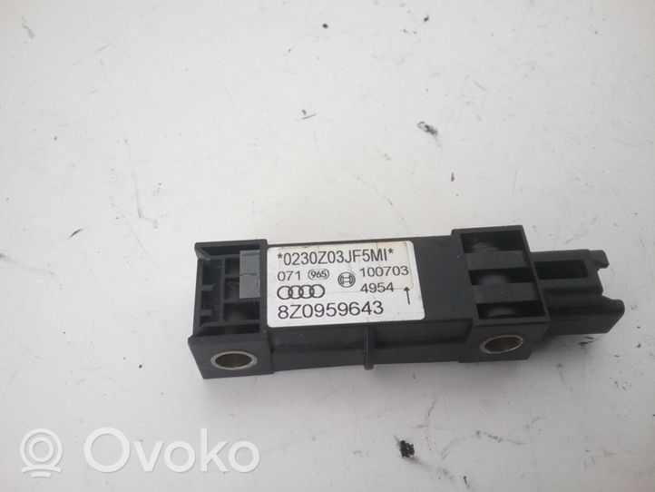 Audi A2 Sensore d’urto/d'impatto apertura airbag 8Z0959643