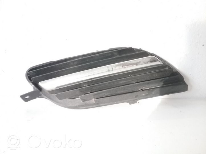 Nissan Almera Tino Maskownica / Grill / Atrapa górna chłodnicy 9381M020