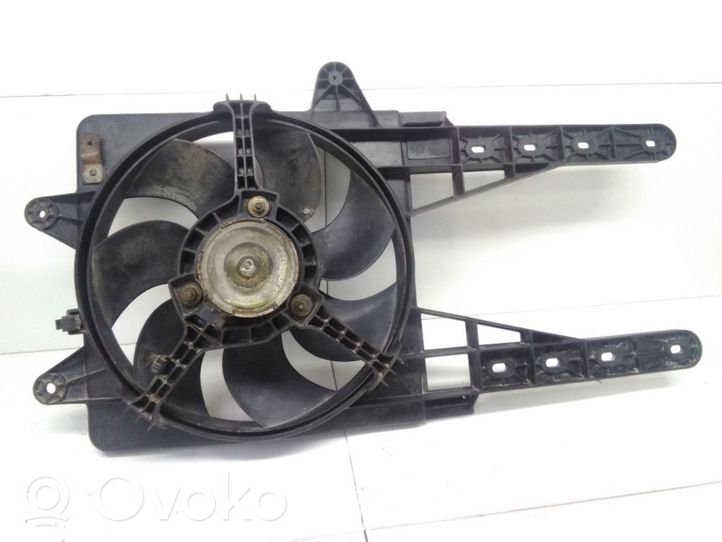 Fiat Punto (176) Ventilatore di raffreddamento elettrico del radiatore 8240124