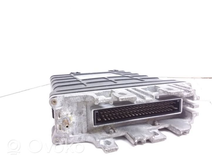 Volkswagen Golf III Calculateur moteur ECU 0281001170