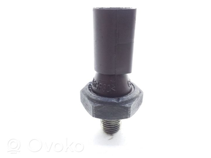 Audi A4 S4 B7 8E 8H Sensore di pressione dell’olio 038919081