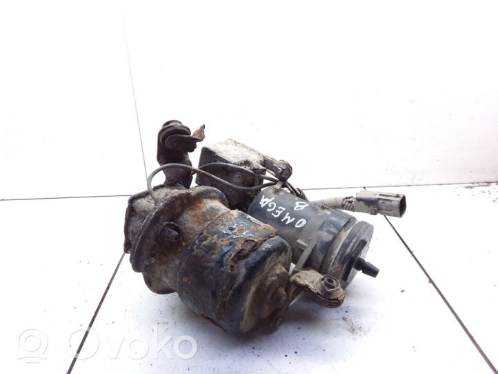 Opel Omega B2 Ilmajousituksen kompressoripumppu 22175324